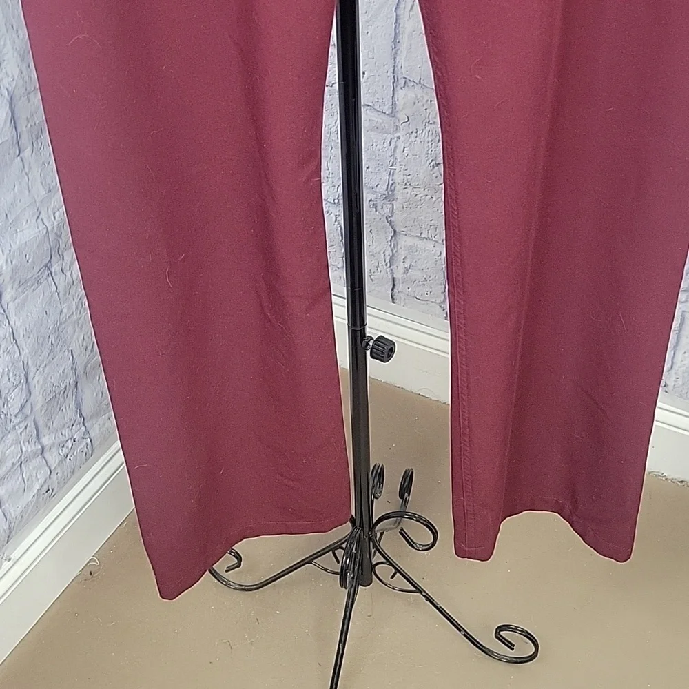 FIGS Burgundy Medical Scrubs Men's Large‎